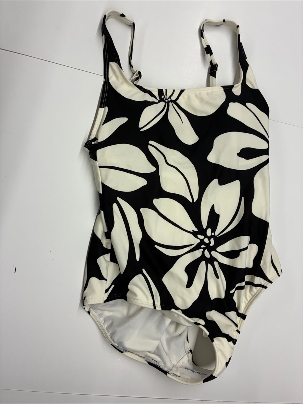 NEW Shade & Shore Black & White Floral One-Piece Swimsuit Size Medium